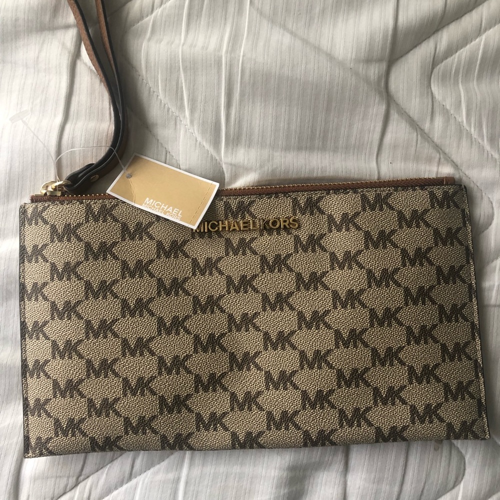 Michael Kors wristlet